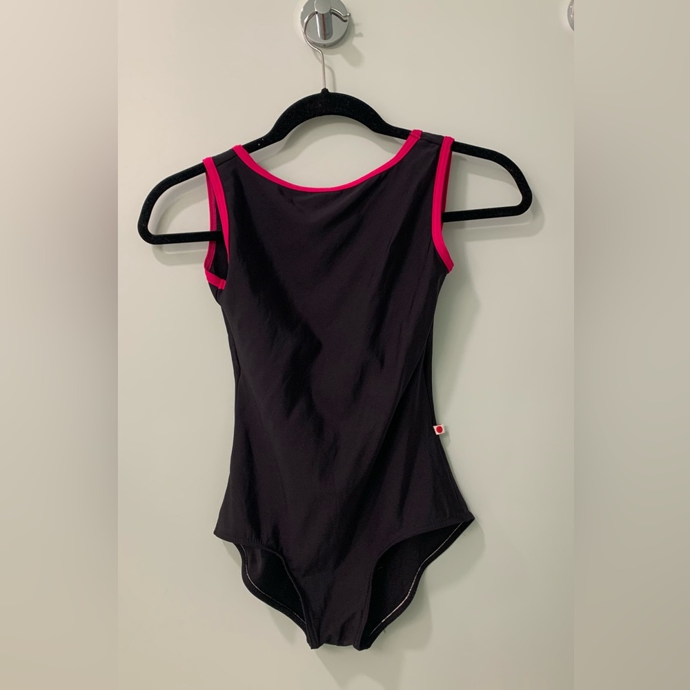 Yumiko Sofiane Leotard